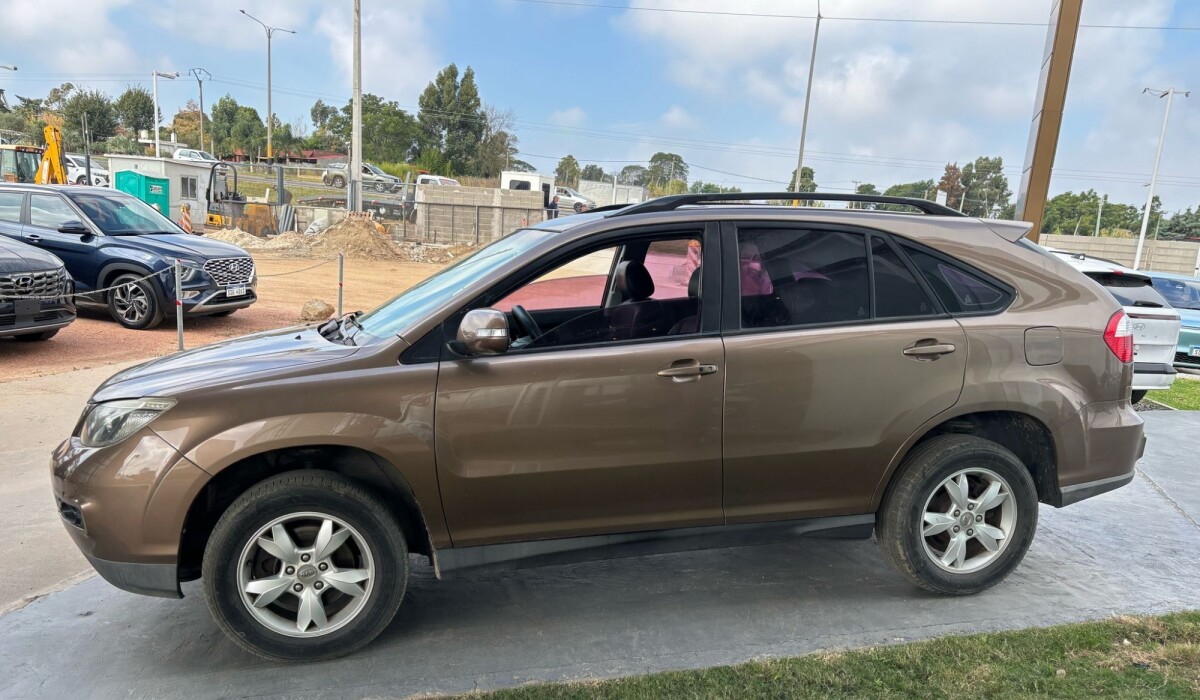 BYD S6 GSI 2,0 MT - 2014 BYD S6 GSI 2,0 MT - 2014