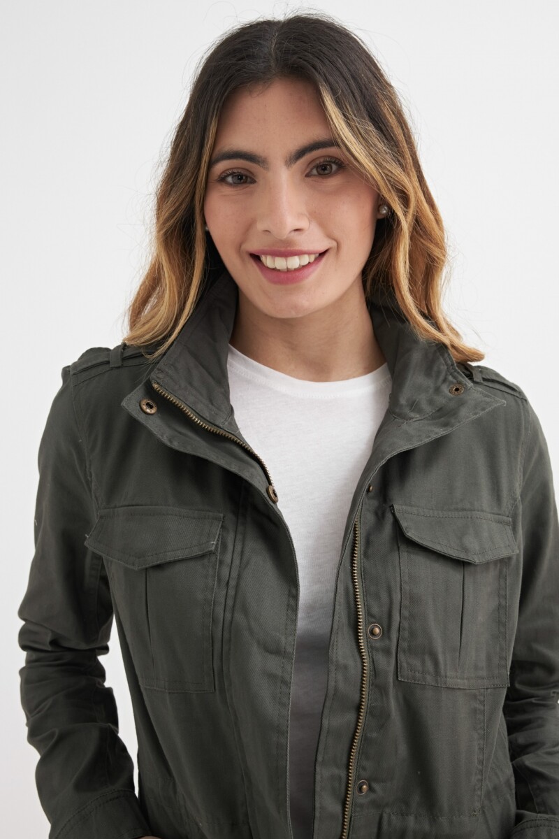 Chaqueta liviana con bolsillos NEGRO