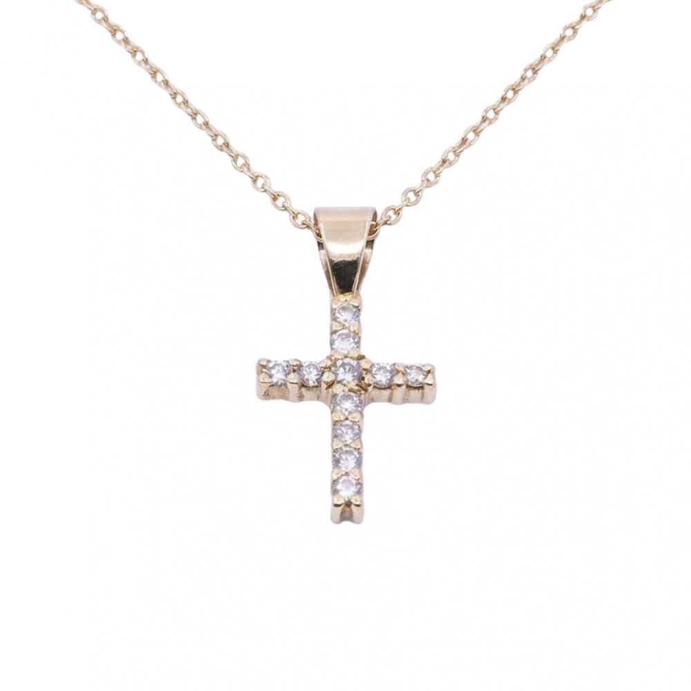 Cruz oro 18k y brillantes engarce 4 puntas. Cruz oro 18k y brillantes engarce 4 puntas.