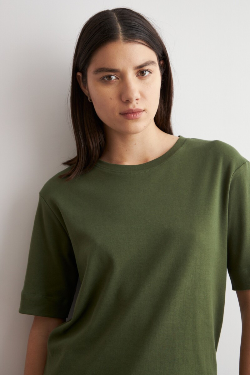 Remera oversized verde oliva