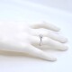 Anillo solitario en oro 18k blanco y brillante. Anillo solitario en oro 18k blanco y brillante.