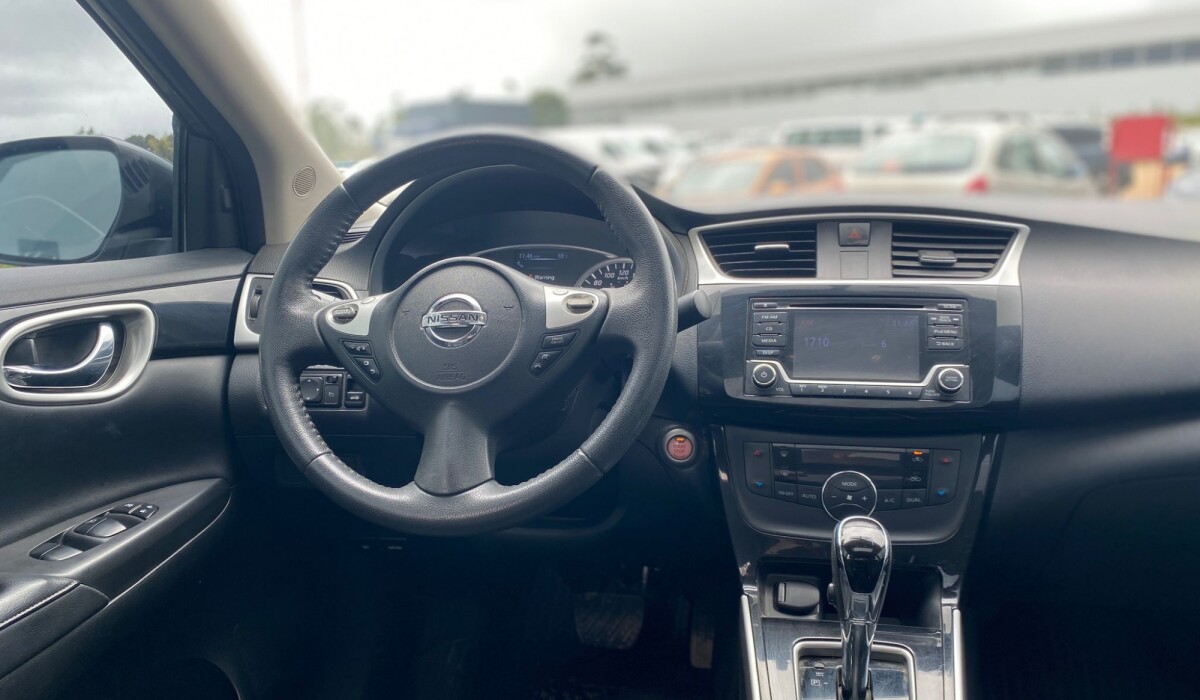 Nissan Sentra Exclusive CVT - 2018 Nissan Sentra Exclusive CVT - 2018