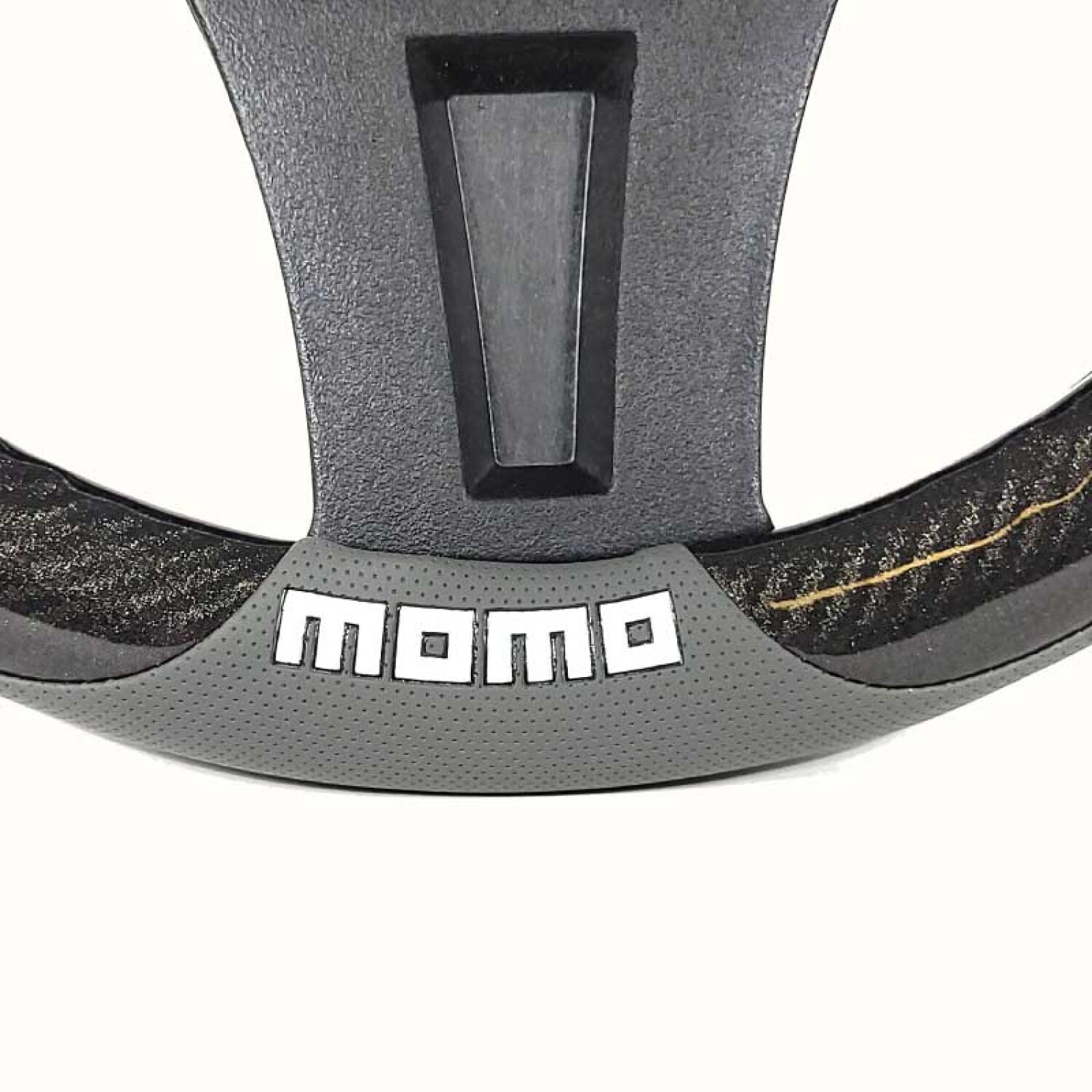 Cubrevolante Momo Auto Negro Con Detalle Rojo Y Amarillo — ML Center