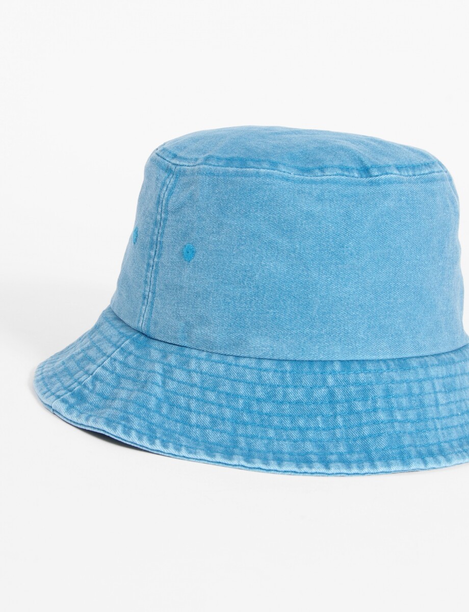Gorro bucket gastado - celeste 