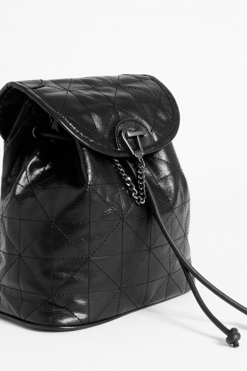 Mochila pespunteada con cadena negro