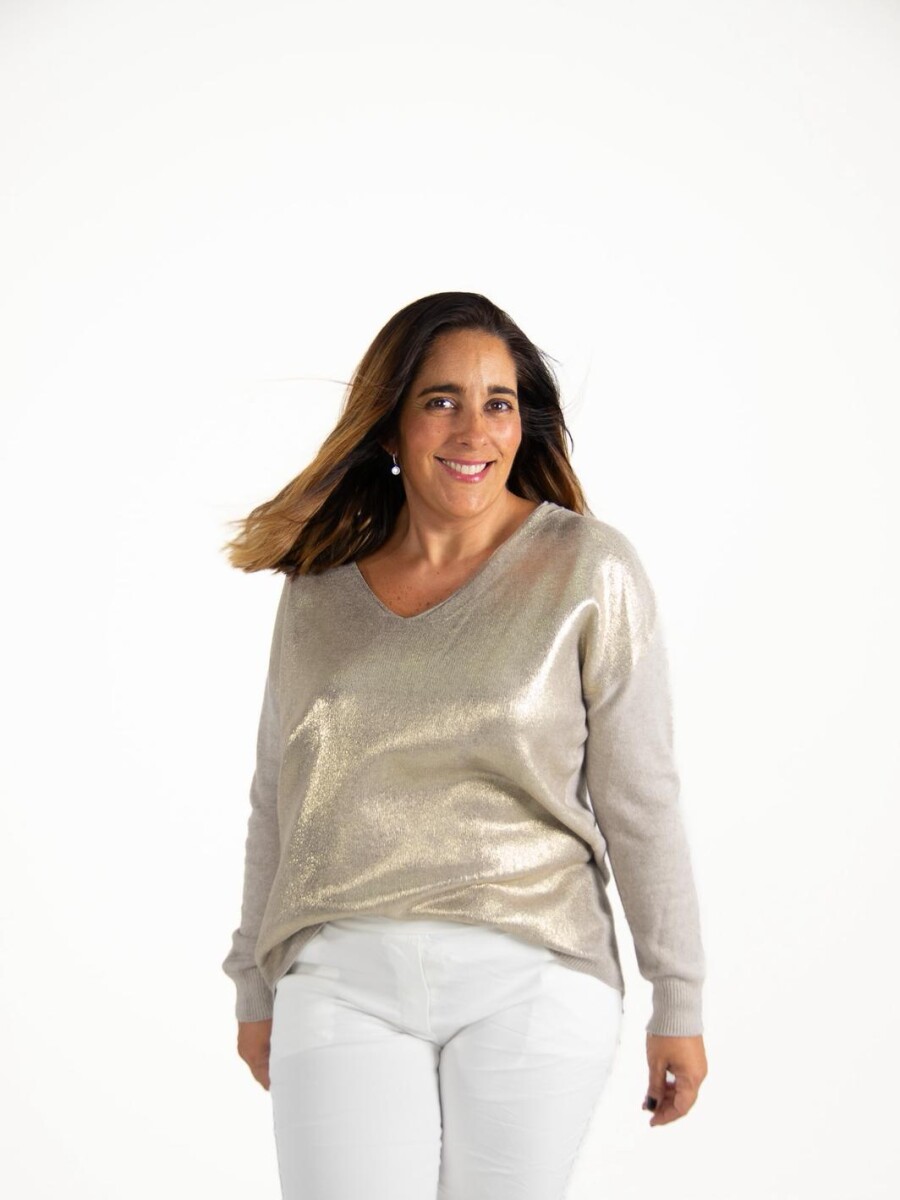 Buzo beige con dorado Gris
