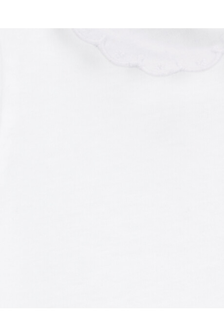 Blusa de algodón, con cuello mago festoneado, blanca. Talles 2-5T Sin color