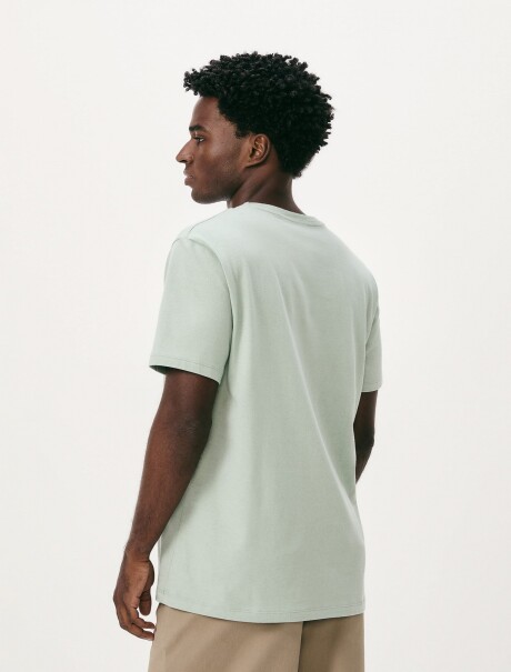 CAMISETA BÁSICA UNISSEX REGULAR WORLD VERDE