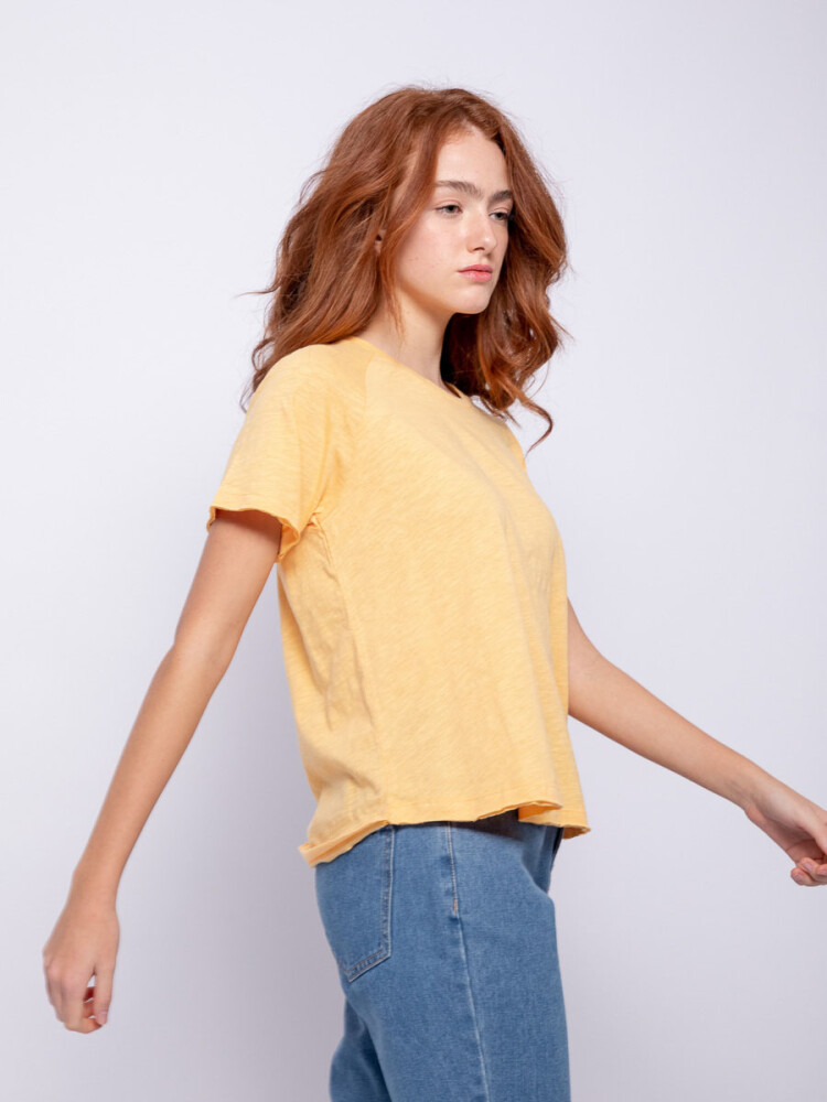 REMERA MISHU Ocre Oro