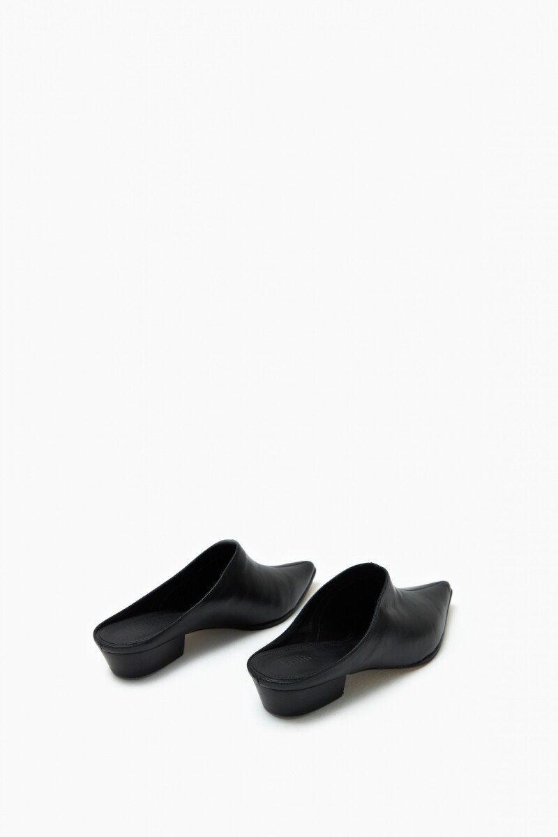 Zueco Iris de cuero negro