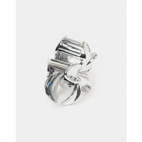 Broche Con Flor Plateado