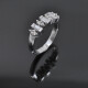 Anillo en platino con brillantes baguette y redondos Anillo en platino con brillantes baguette y redondos