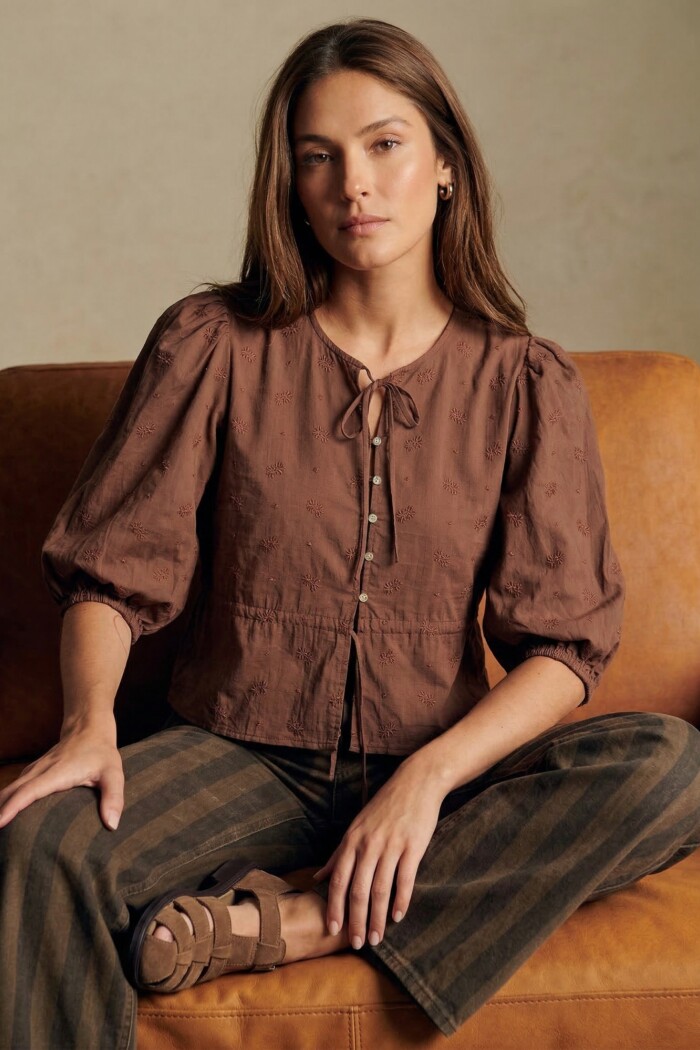 Blusa Broderie Mocha