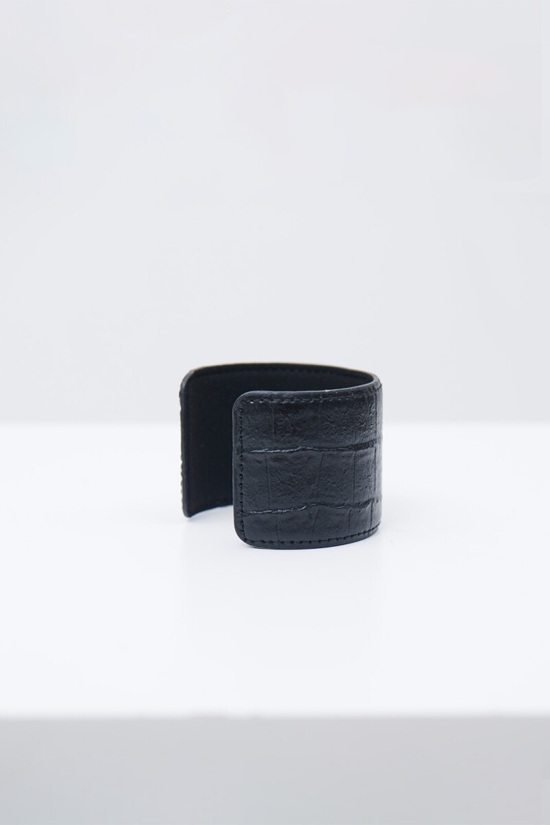 PULSERA CUERO NEGRO