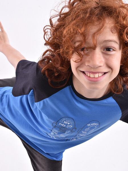 REMERA RANGLAN ESTAMPADO 5