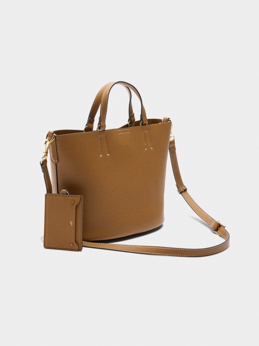 Bolso Tote Con Colgante camel