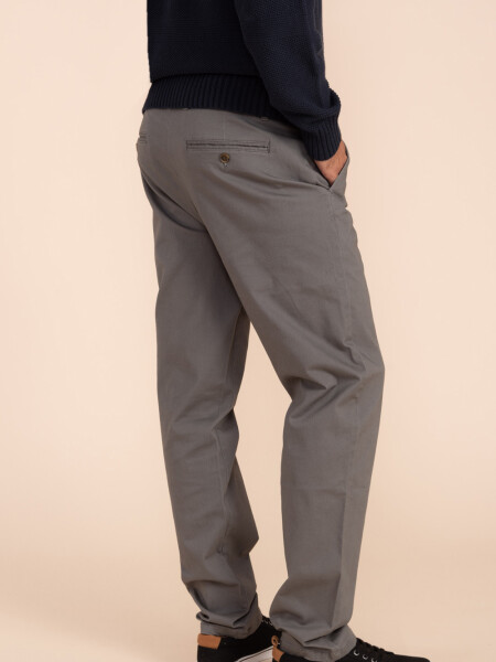 Pantalón chino Gris