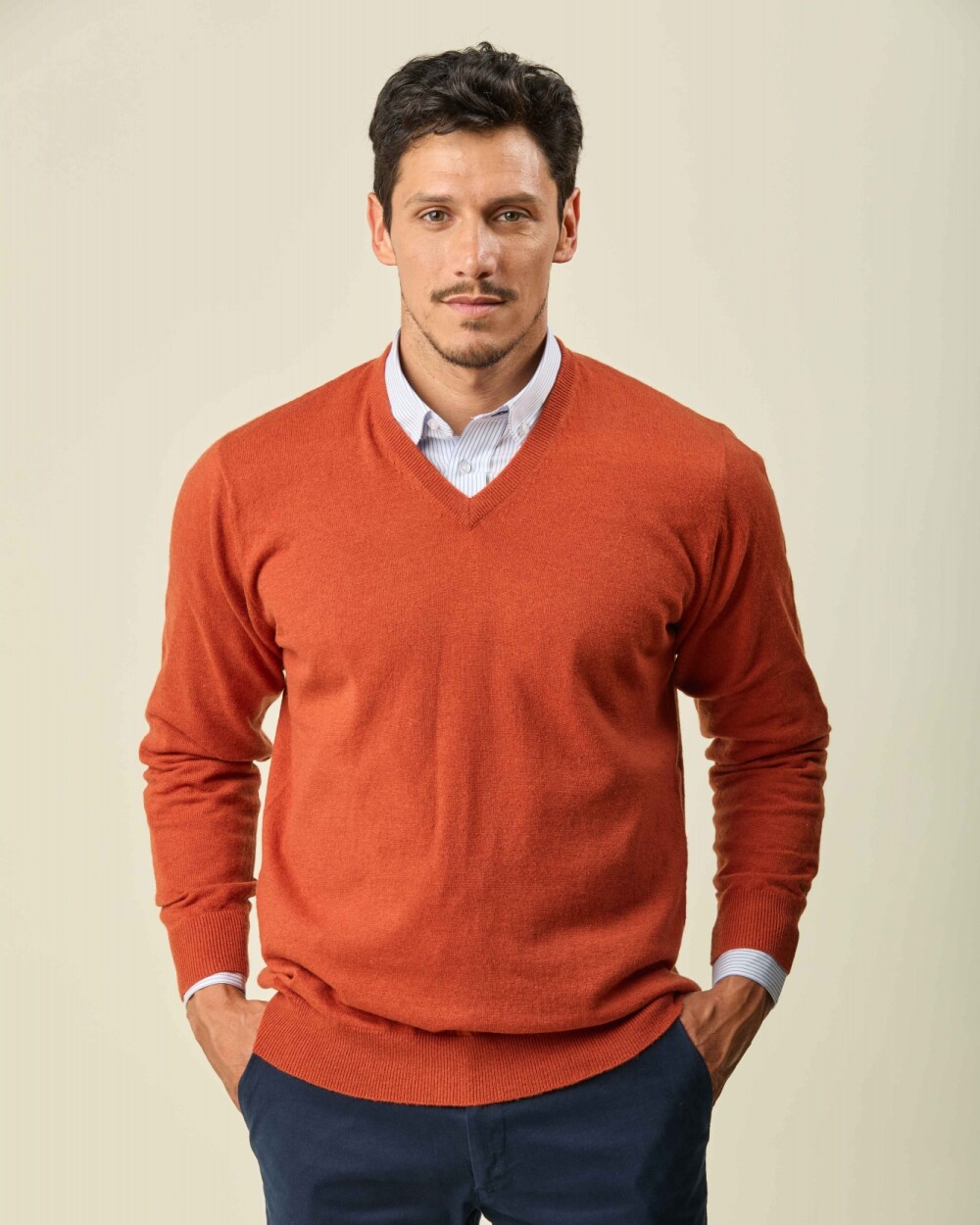 Buzo Lambswool Escote V Ladrillo