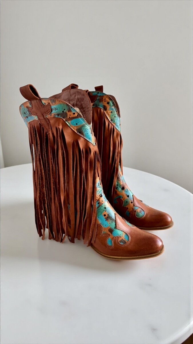 Botas Keira Terra Con Flecos Y Arte 