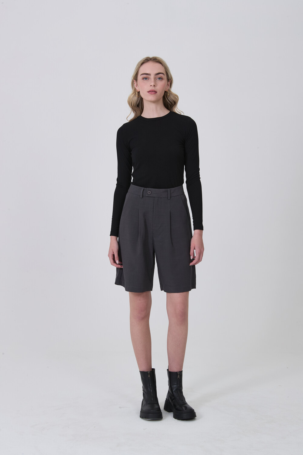 Bermuda Evarel Gris Medio