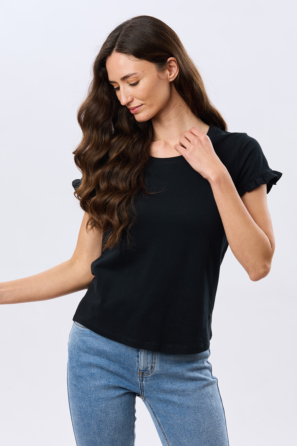 REMERA DE ALGODÓN CON VOLADO Negro