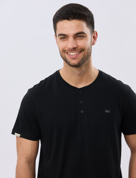 REMERA LISA DE ALGODÓN Negro
