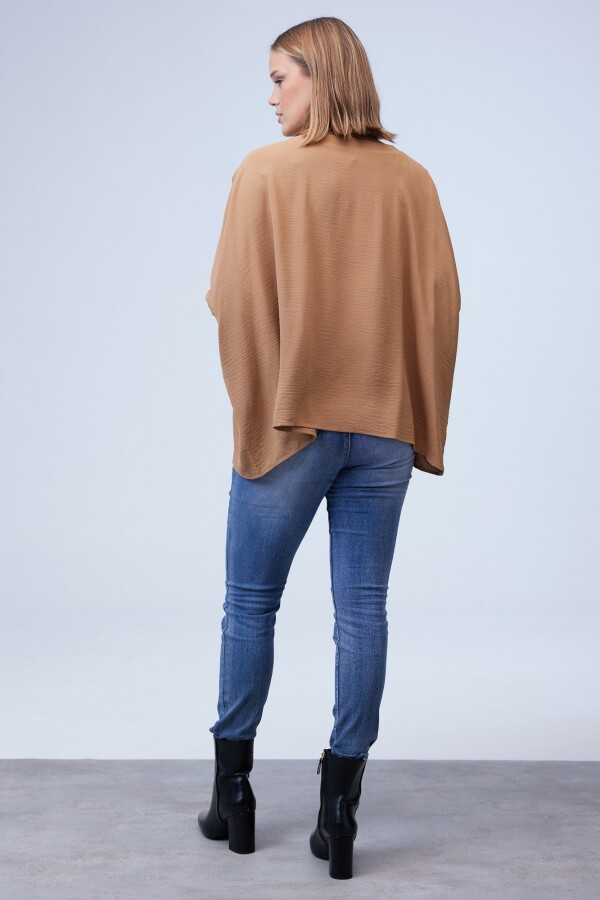 Blusa Oversized TOSTADO