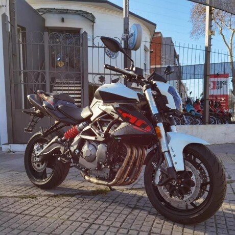 Benelli TNT600i Blanco