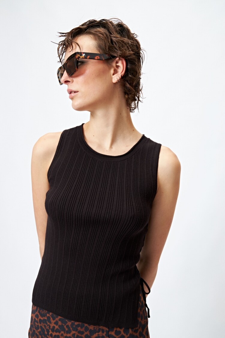 TOP ELVIA Negro