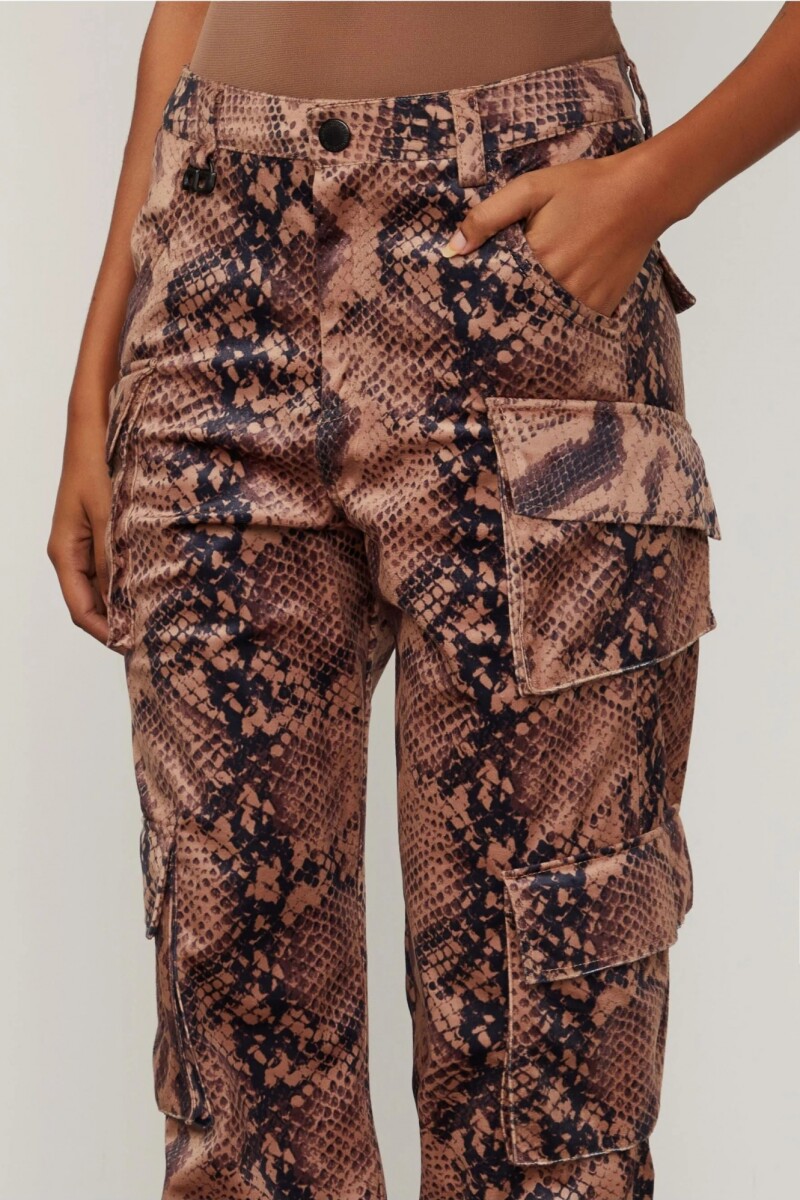 Cargo snake Serpiente