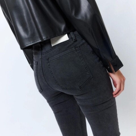 JEAN VENECIA 21-28 NEGRO