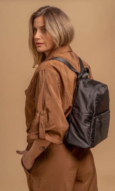 MOCHILA ORQUIDIA NEGRO