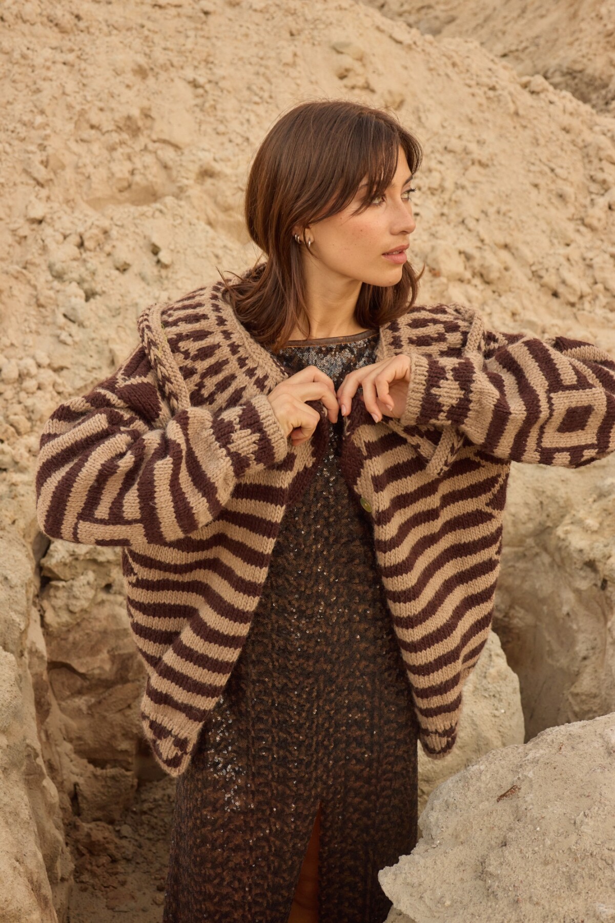 Eclectic Sweater Chocolate / Beige