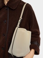 Bolso De Hombro Con Textura Suave crudo