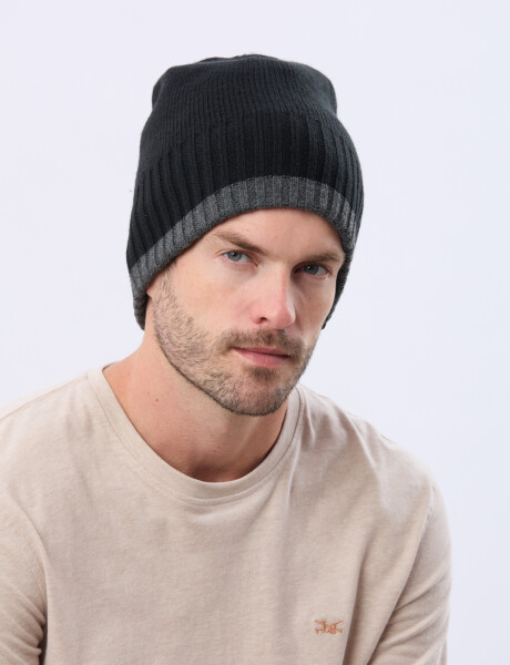 GORRO TEJIDO REVERSIBLE Negro
