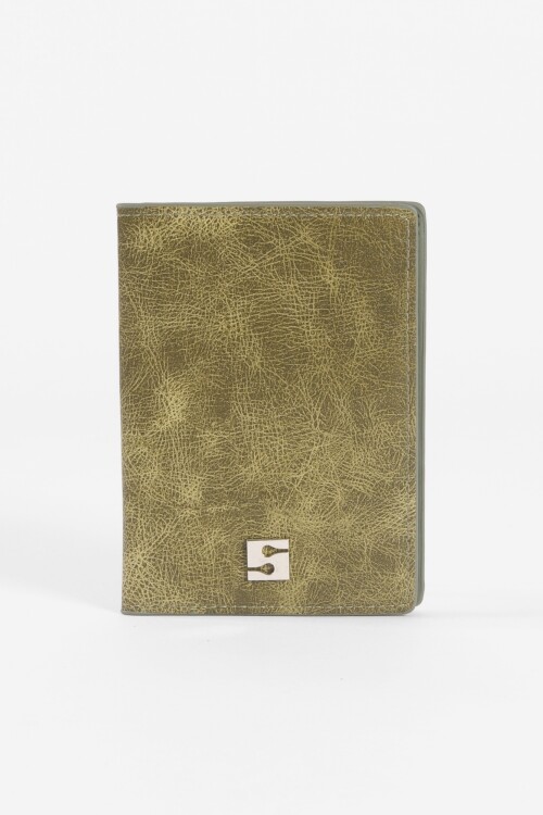 Cubre pasaporte verde
