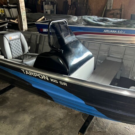 BOTE UAI TARPON 5 MTS CON CONSOLA BOTE UAI TARPON 5 MTS CON CONSOLA