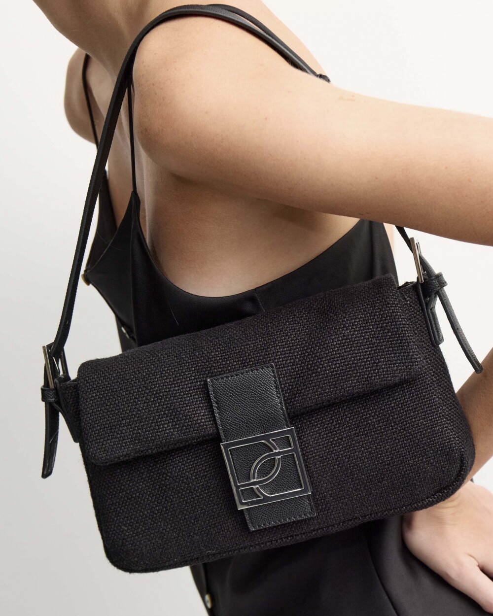 Cartera al hombro Signature en canvas Negro