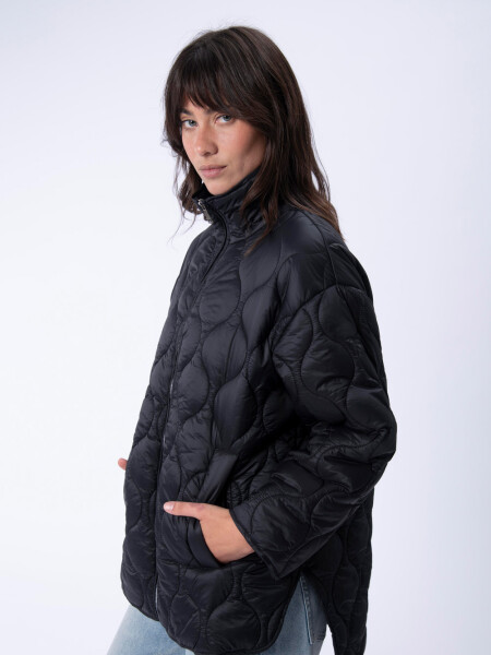 Campera de abrigo capitoneada Negro