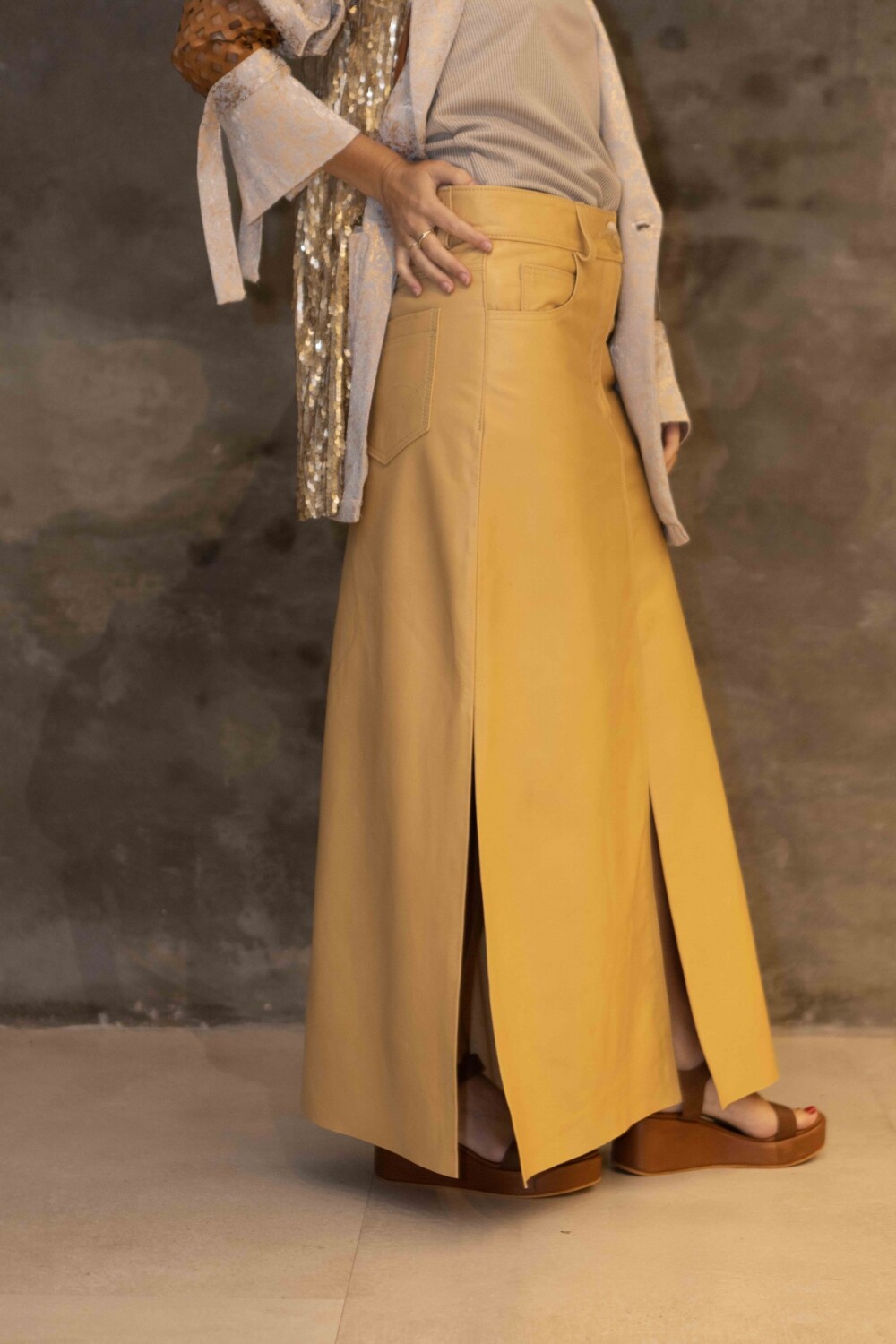 Friend Low Rise Skirt Beige