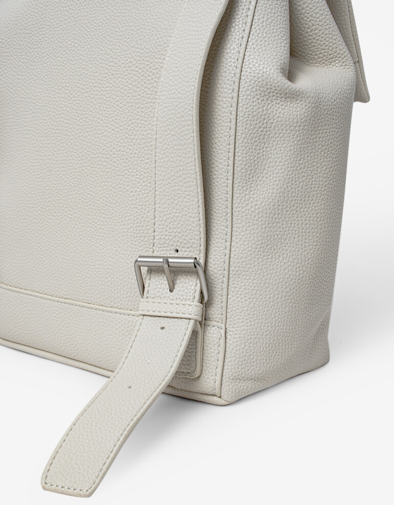 Mochilas Urbanas Mochila Con Hebillas - Blanco Crudo