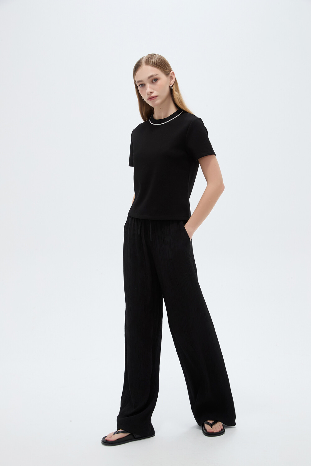 Remera Poit Negro