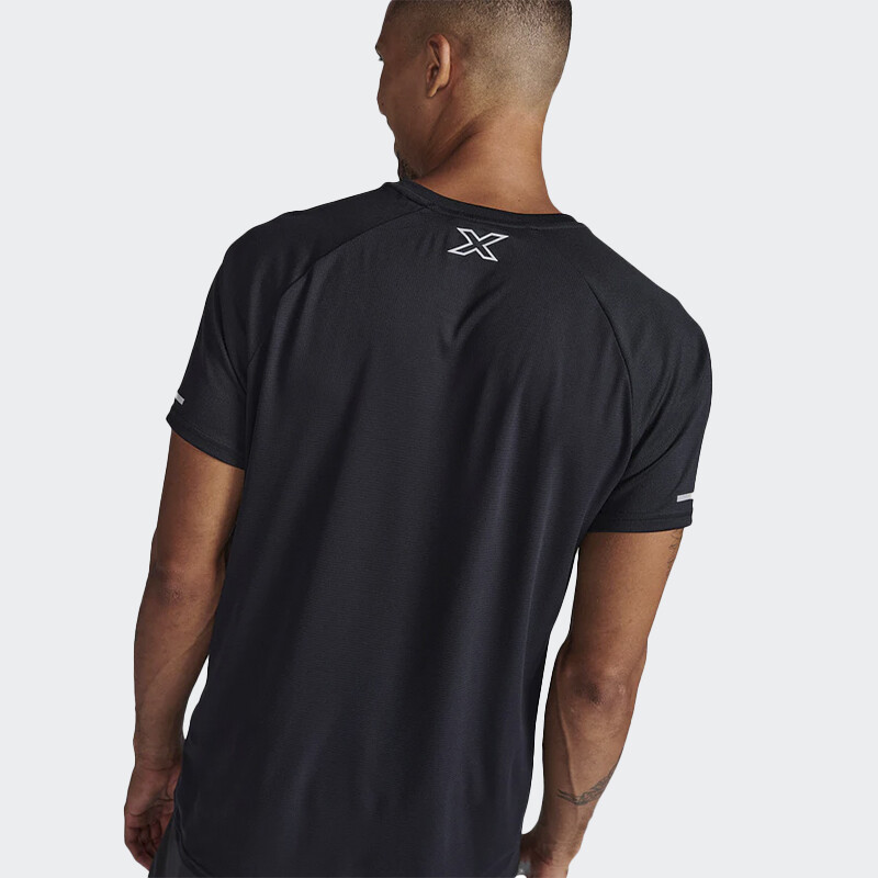 Remera 2XU Aero Tee Negro