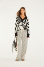 SWEATER Blanco Y Negro