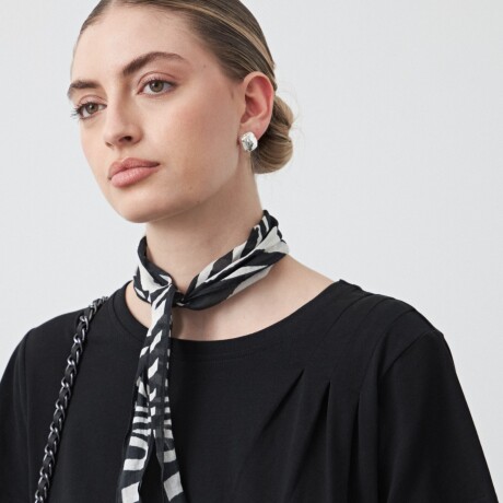 REMERA AMANITA Negro