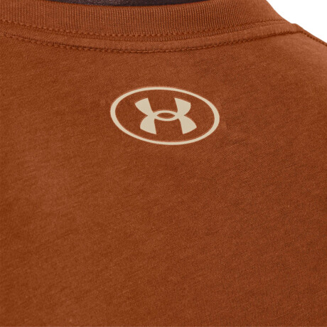 REMERA UNDER ARMOUR TEAM ISSUE WORDMARK Brown