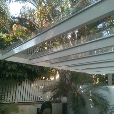 Placa de Policarbonato Compacto Sunglaze 4mm 1.22x2.44mts Placa de Policarbonato Compacto Sunglaze 4mm 1.22x2.44mts