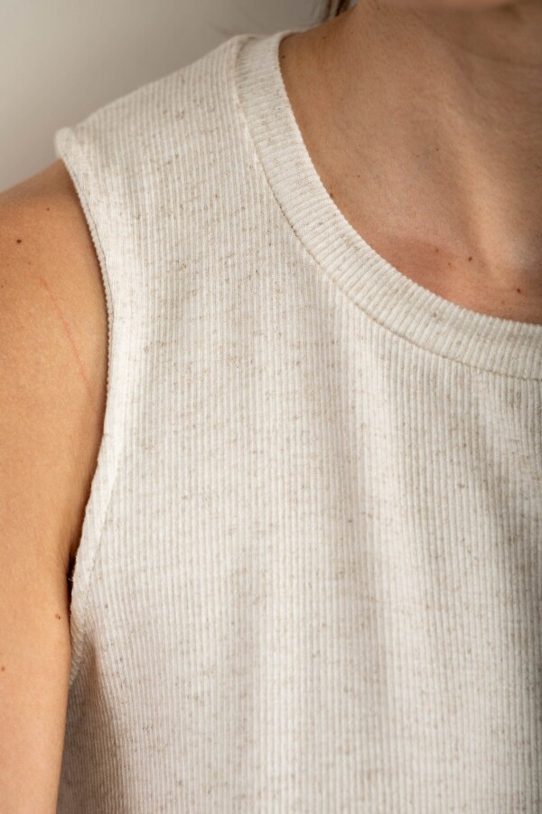 Musculosa Con Lino Arena