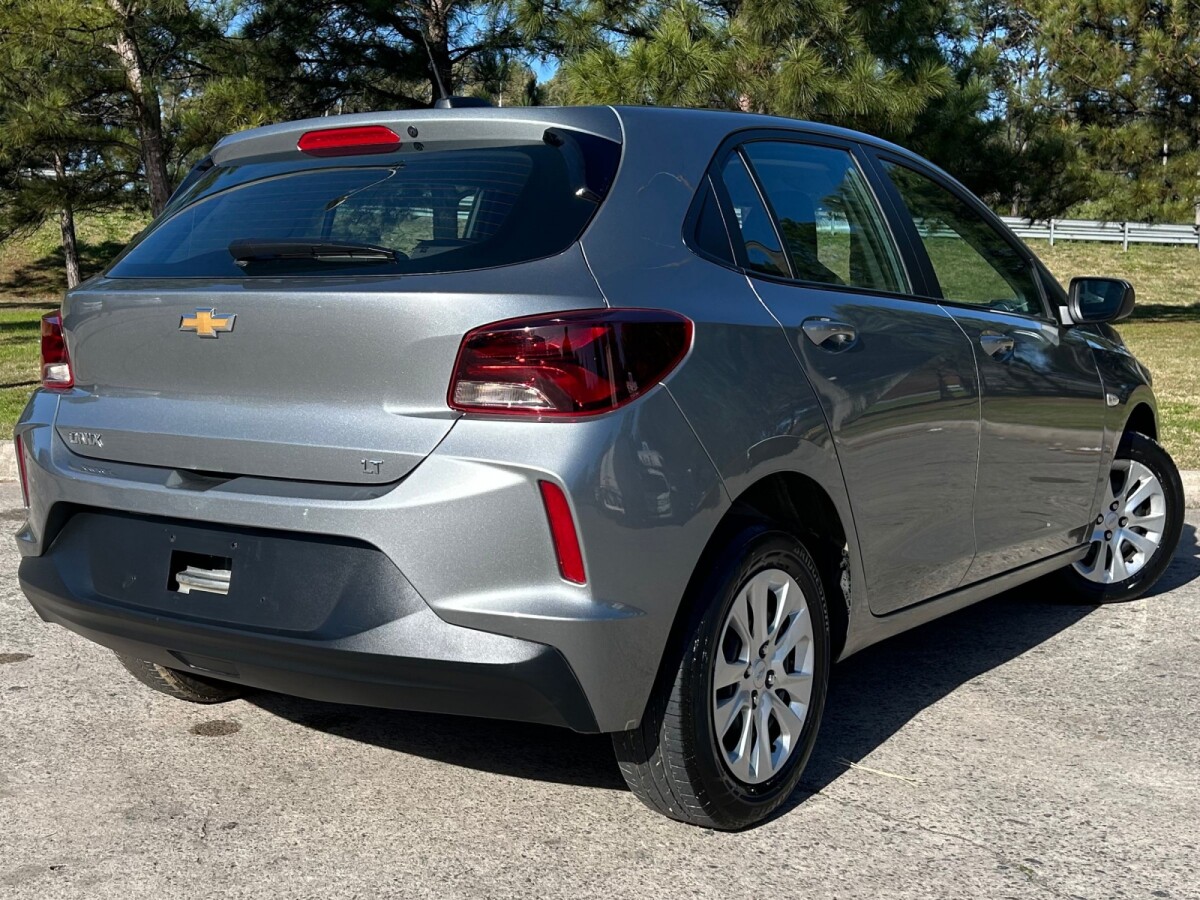 Chevrolet Onix LT 1.0 Extra Full 2024 (Descuenta IVA) Chevrolet Onix LT 1.0 Extra Full 2024 (Descuenta IVA)