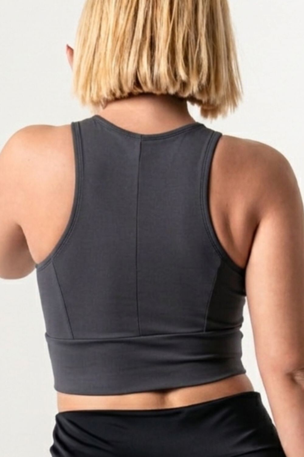 Top deportivo Naomi Gris